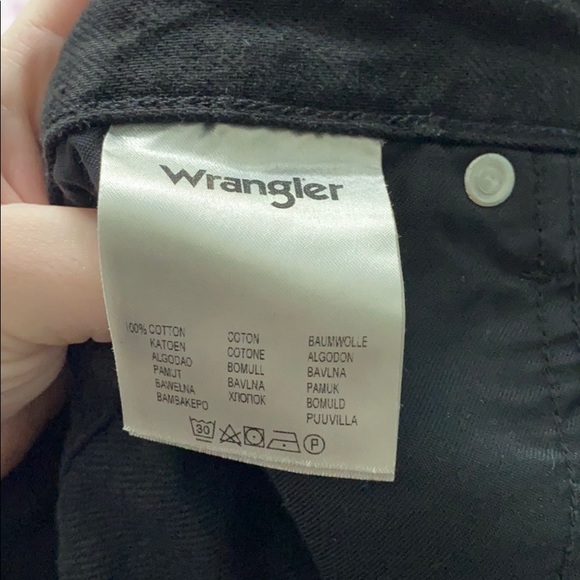 Wrangler Black Denim Cutoffs Size M - Picture 5 of 6